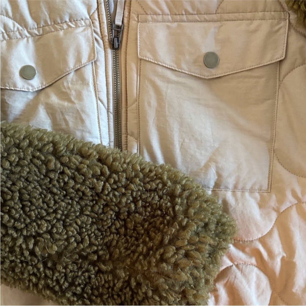 Universal Thread Two-Tone Sherpa Jacket - Picture 4 of 10